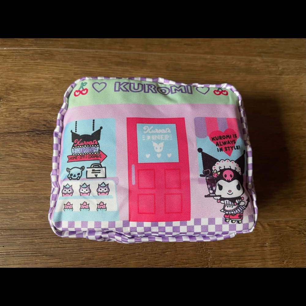 KUROMI-NWT Zipped Square Cosmetics Pouch